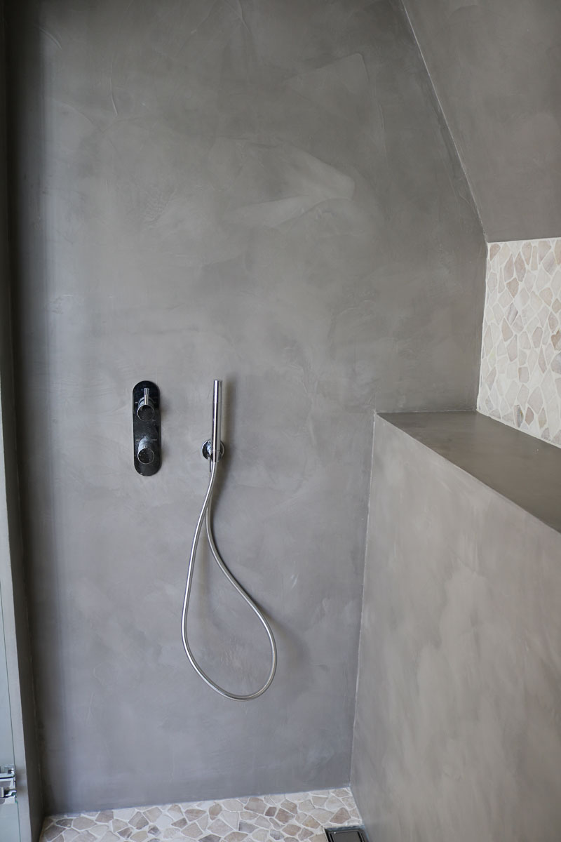 beton cire over badkamertegels