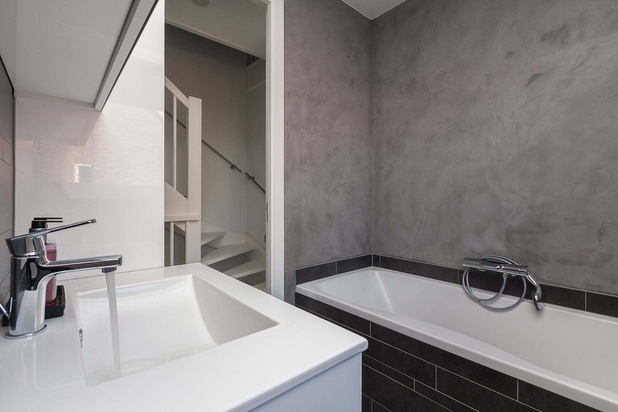 cire beton badkamer